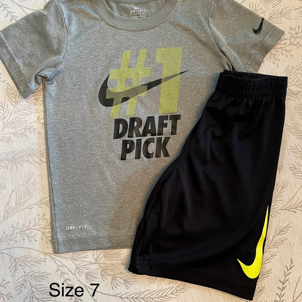 Size 7 Nike set